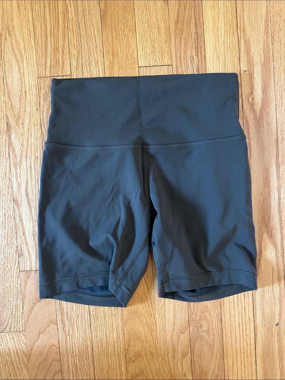 lululemon green High-Rise Athletic Bike Shorts